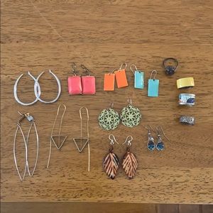 Lot of earrings and rings